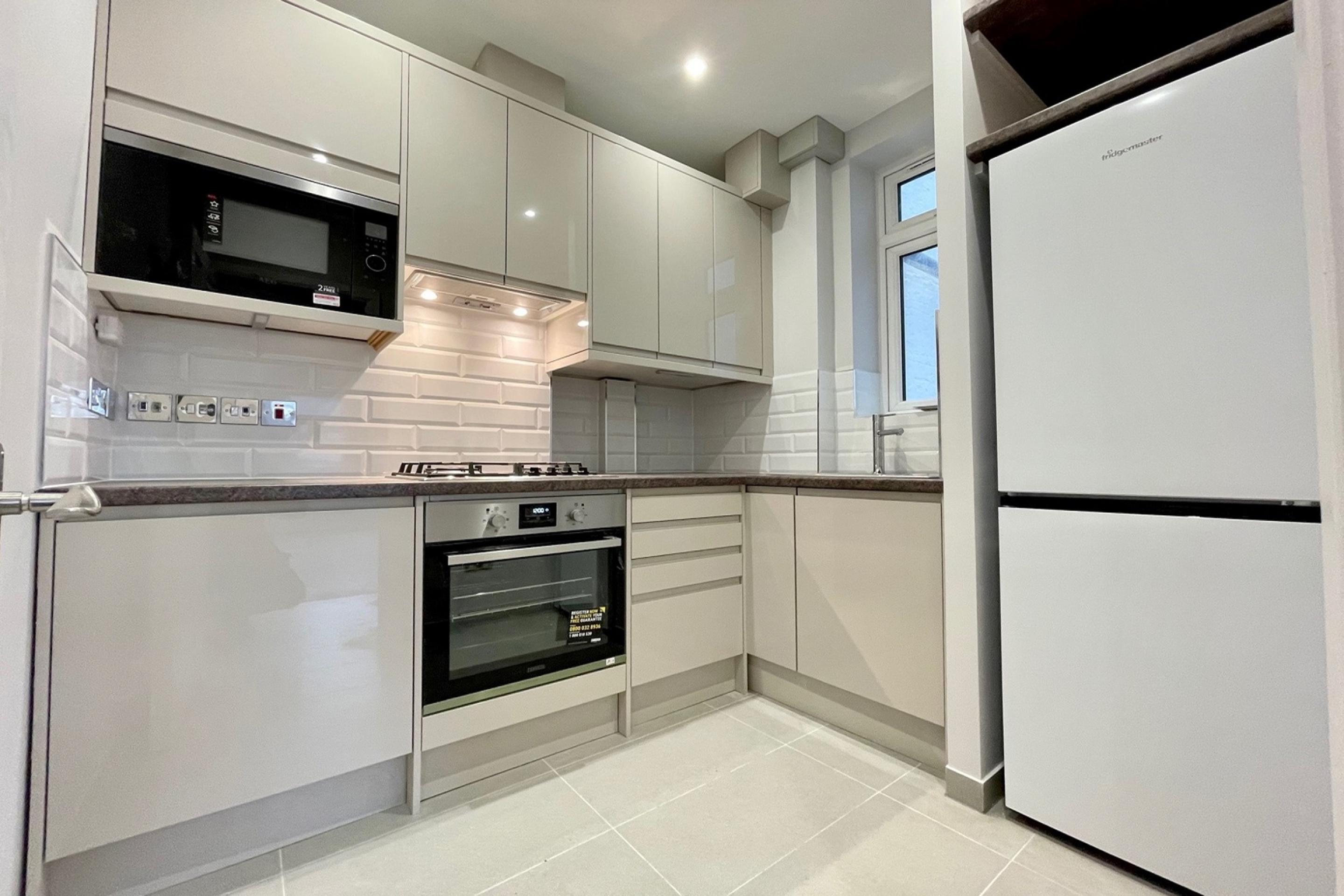 Superbly located bright & airy contemporary two bedroomed apartment   Bath Terrace, Borough SE1